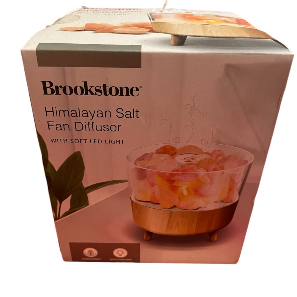 BROOKSTONE brand Himalayan salt fan diffuser. NWT.
